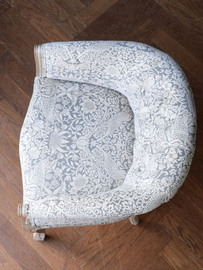 アンティーク調ソファの座面