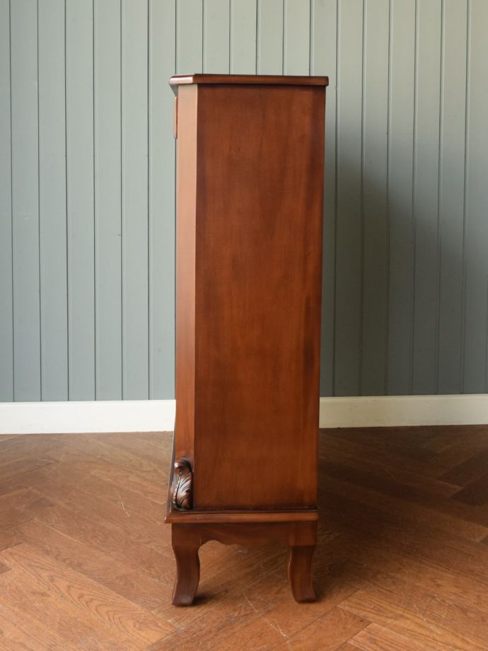 英国アンティーク調のオープンシェルフ、マホガニー材のおしゃれな本棚