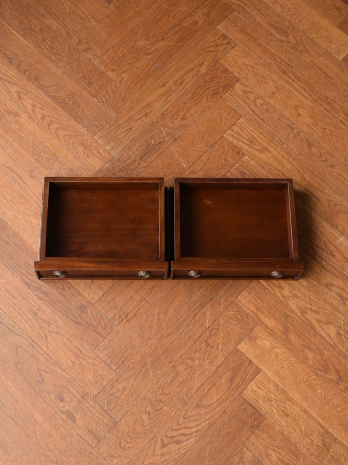 英国アンティーク調のオープンシェルフ、マホガニー材のおしゃれな本棚