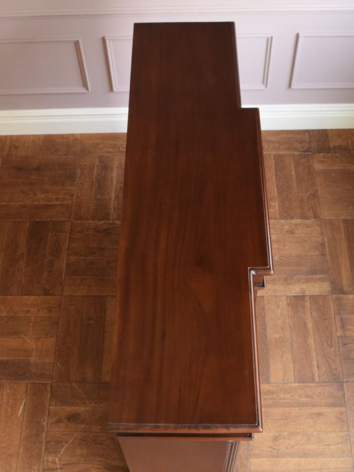 キャビネットの天板