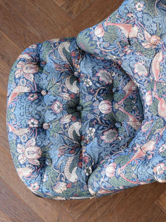 アンティーク調ソファの座面