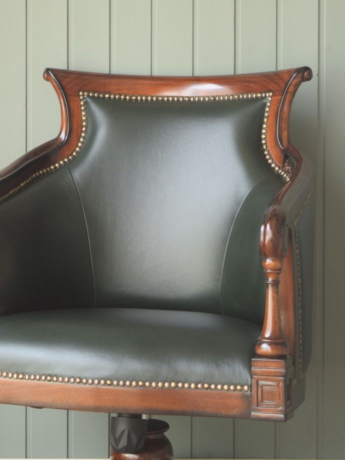 おしゃれなアンティーク風パーソナルチェア