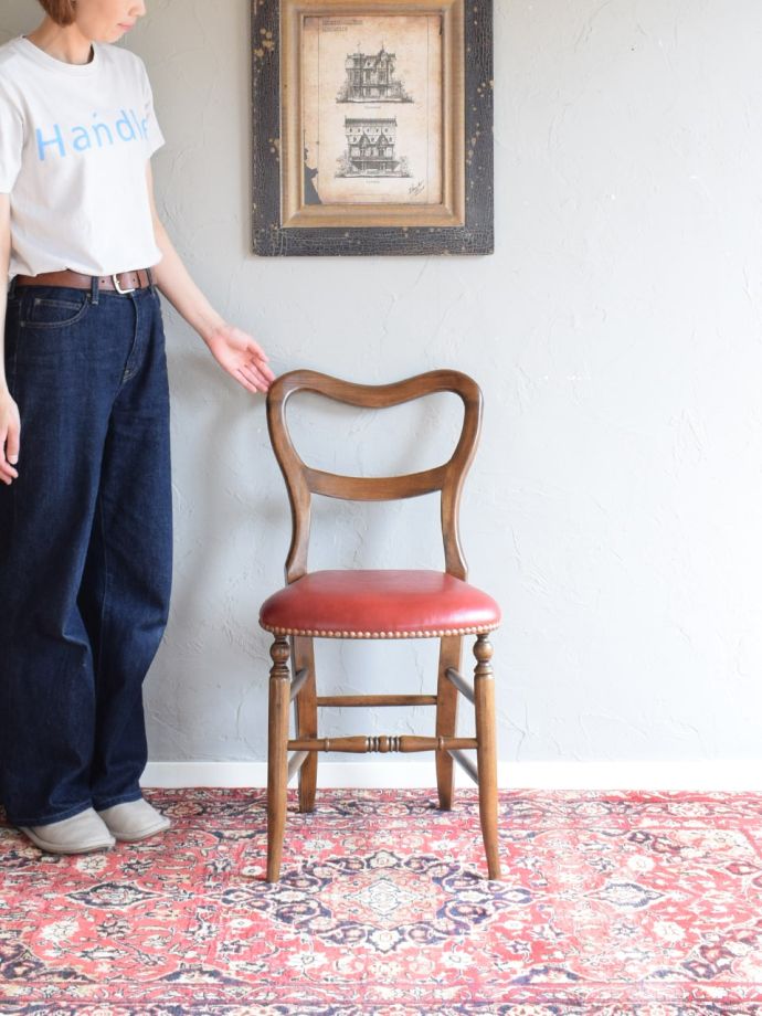 アンティーク調のチェア