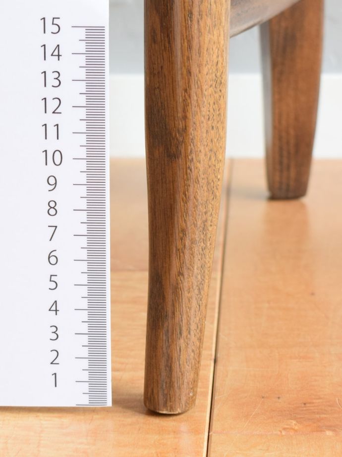 アンティーク風チェアの脚