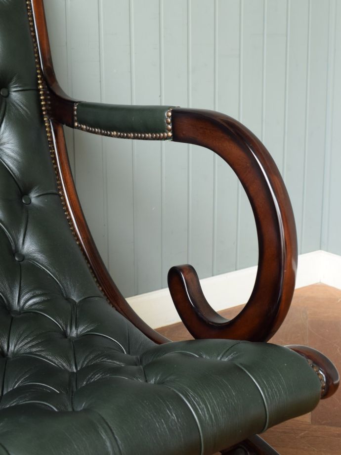 ひじ掛け部分のデザイン