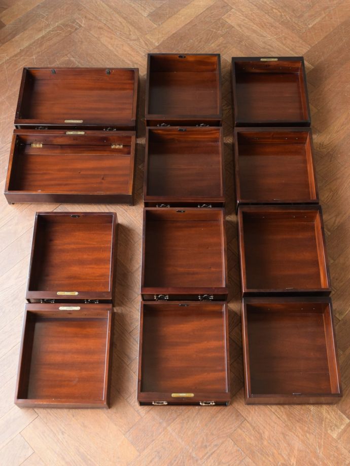 デスクの引き出し