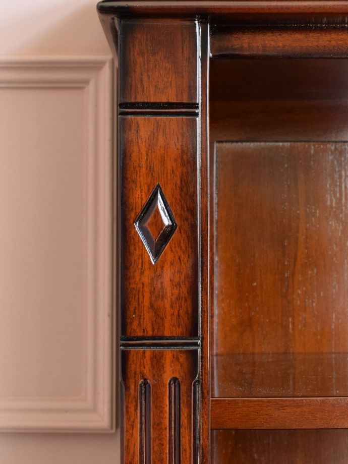 オープンシェルフのこだわりの装飾