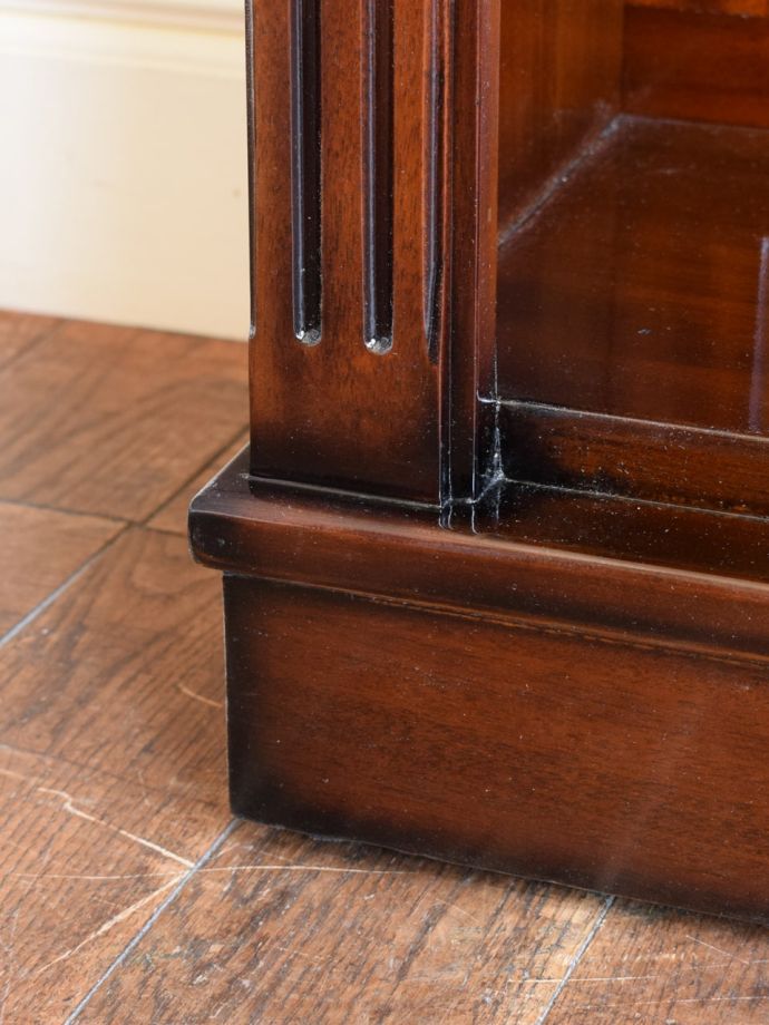 アンティーク風家具の脚