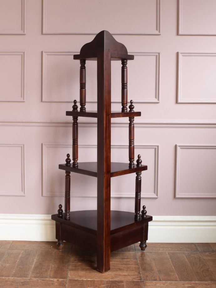 コーナーシェルフの後ろ