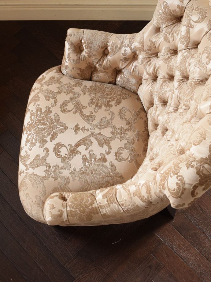 アンティーク調ソファの座面