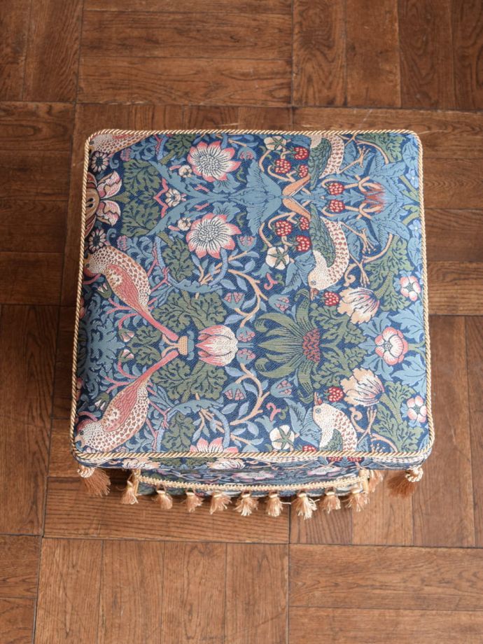 オットマンの座面