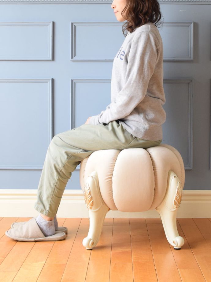 スツールを横からみると