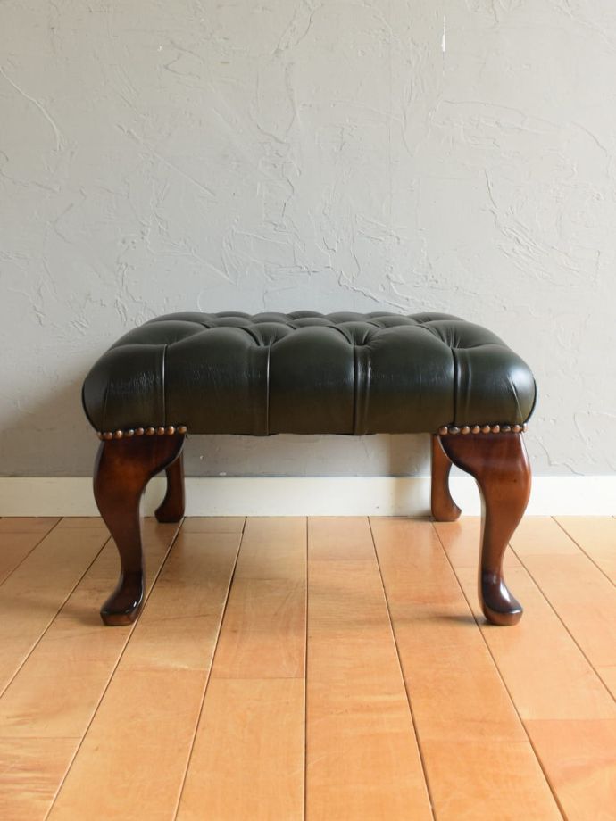 オットマンの側面