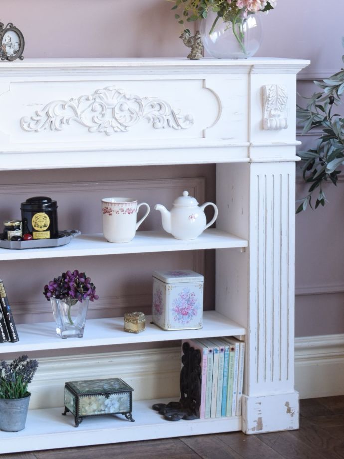 アンティーク風のコンソールテーブル