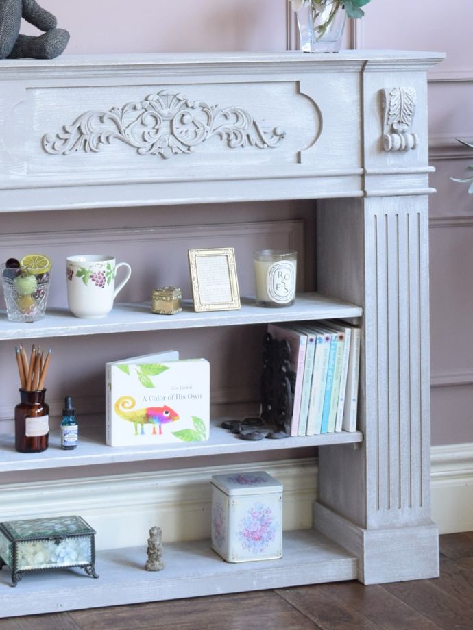 アンティーク風のコンソールテーブル