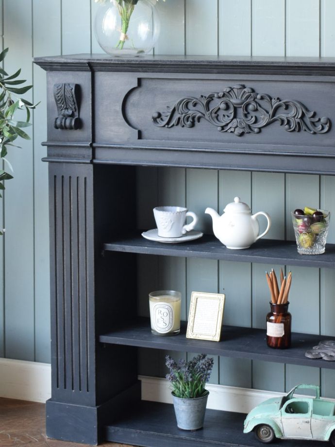 アンティーク風のコンソールテーブル