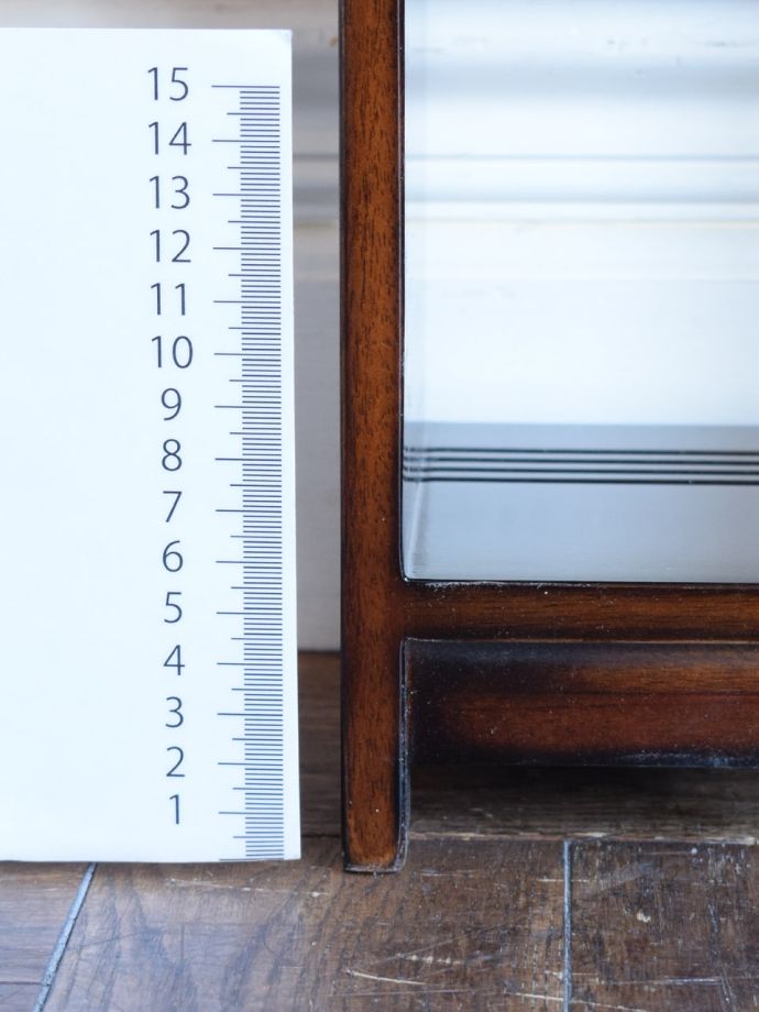 アンティーク風家具の脚