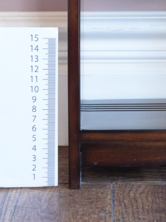 アンティーク風家具の脚