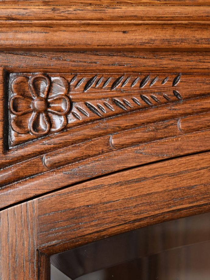 キャビネットの装飾