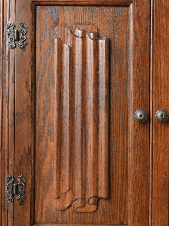 アンティーク調家具の装飾