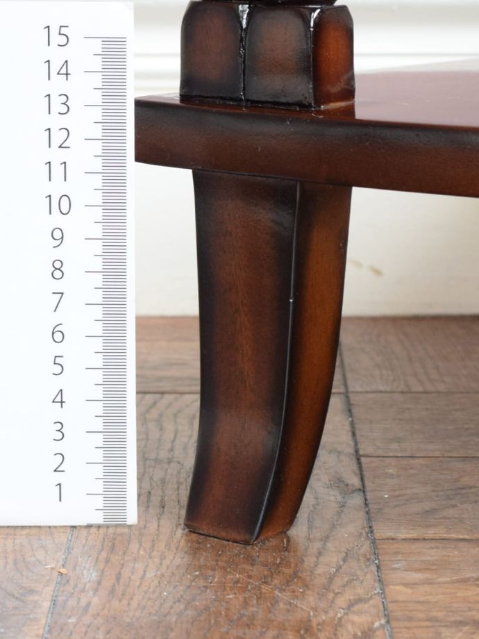 アンティーク風家具の脚