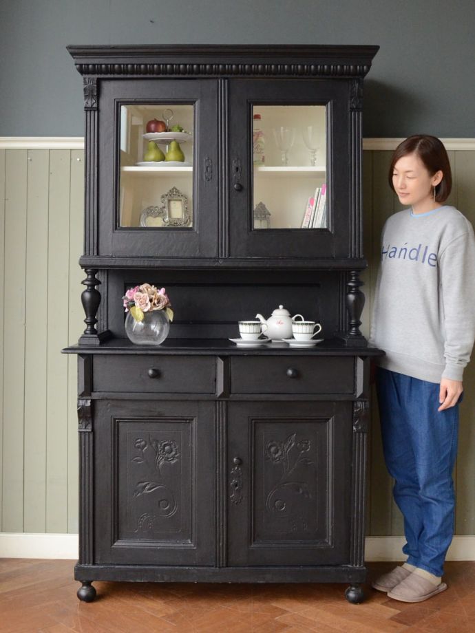 フランスのおしゃれなアンティークのキャビネット