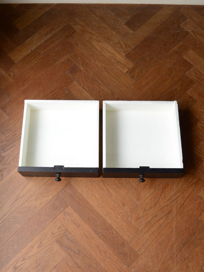 アンティーク家具の引出し