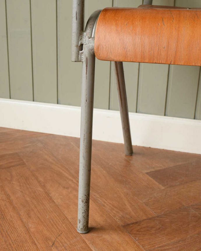 アンティークチェアの脚