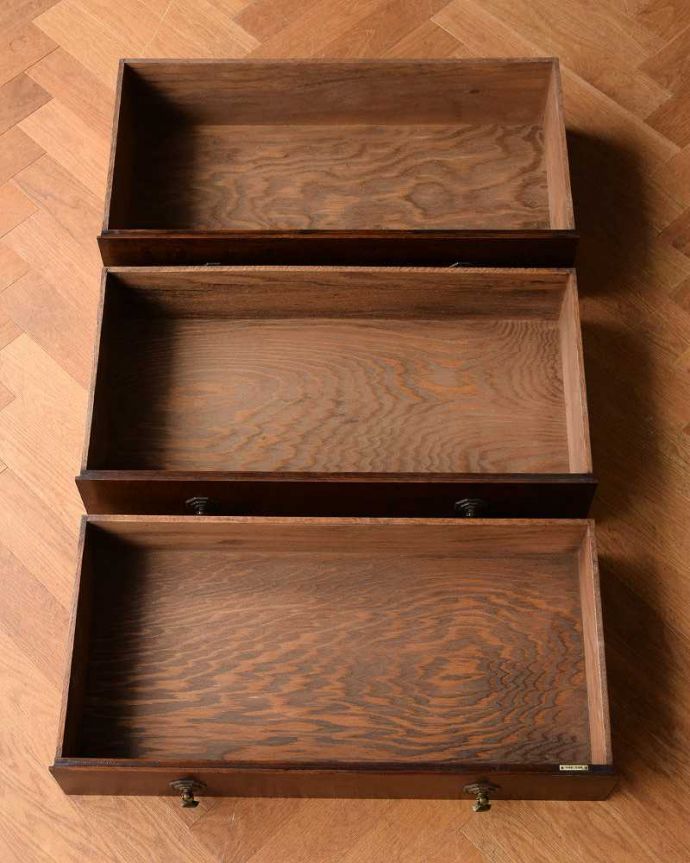 アンティークのチェスト　アンティーク家具　英国スタイルのインテリア、オーク材のアンティーク3段チェスト。何を入れても大丈夫。(z-051-f)