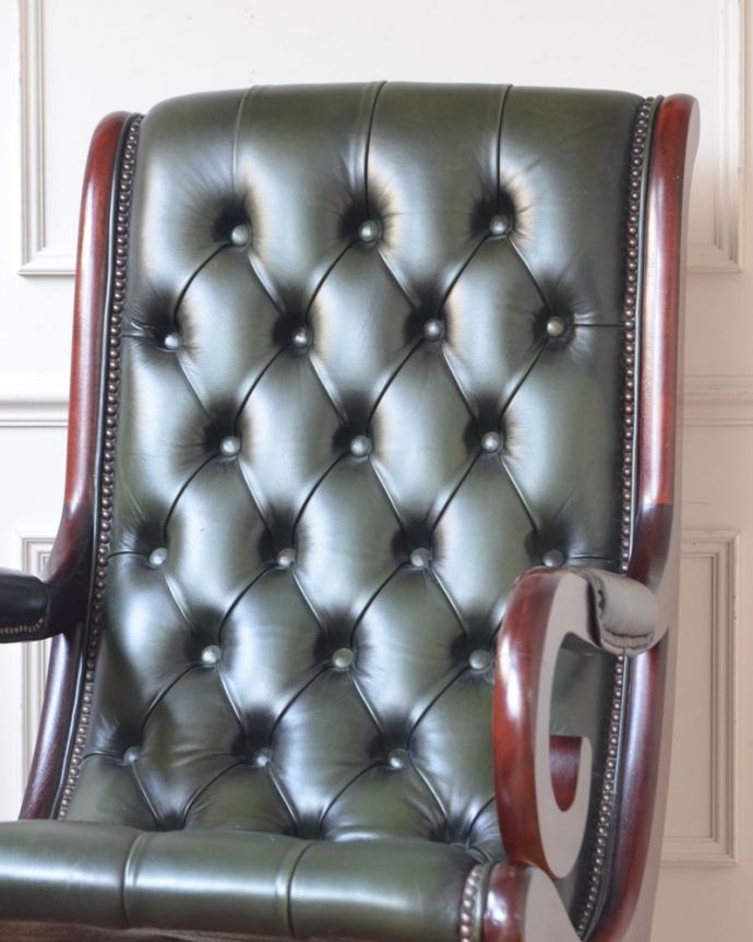 アンティークパーソナルチェアの背もたれ