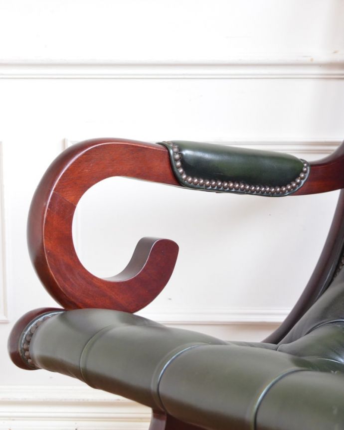 アンティークの椅子のアーム