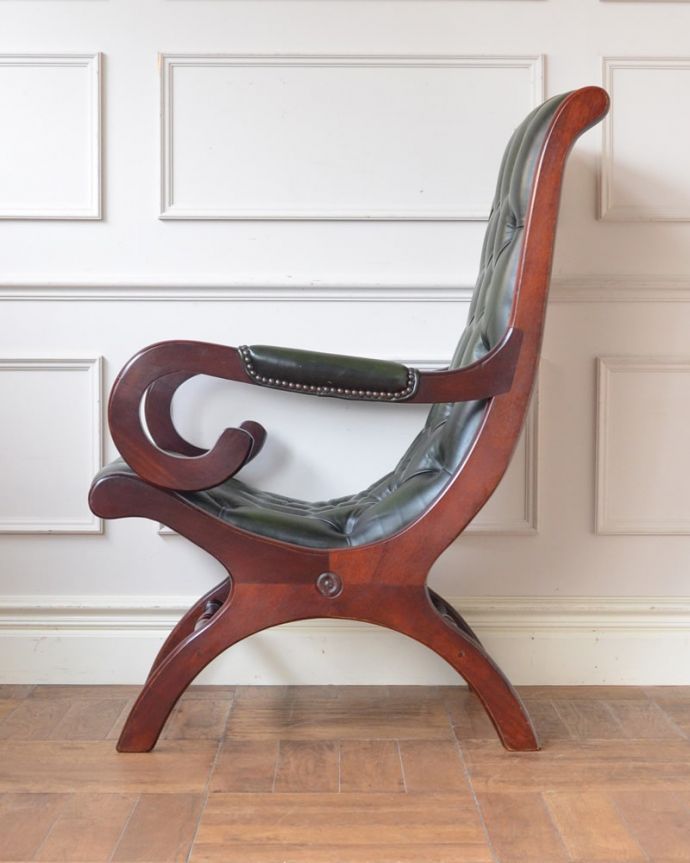 アンティークの椅子の側面