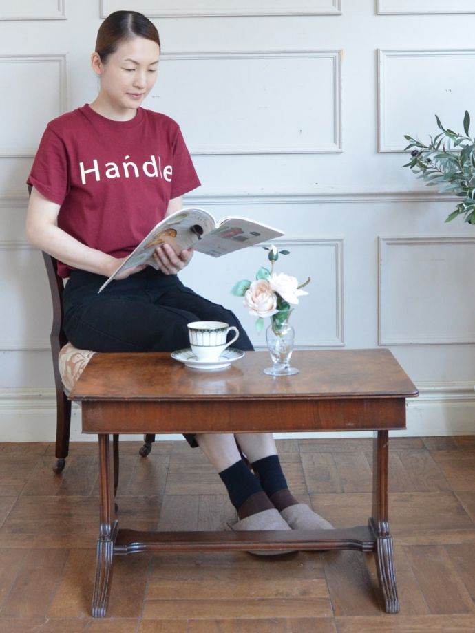 アンティークのコーヒーテーブル