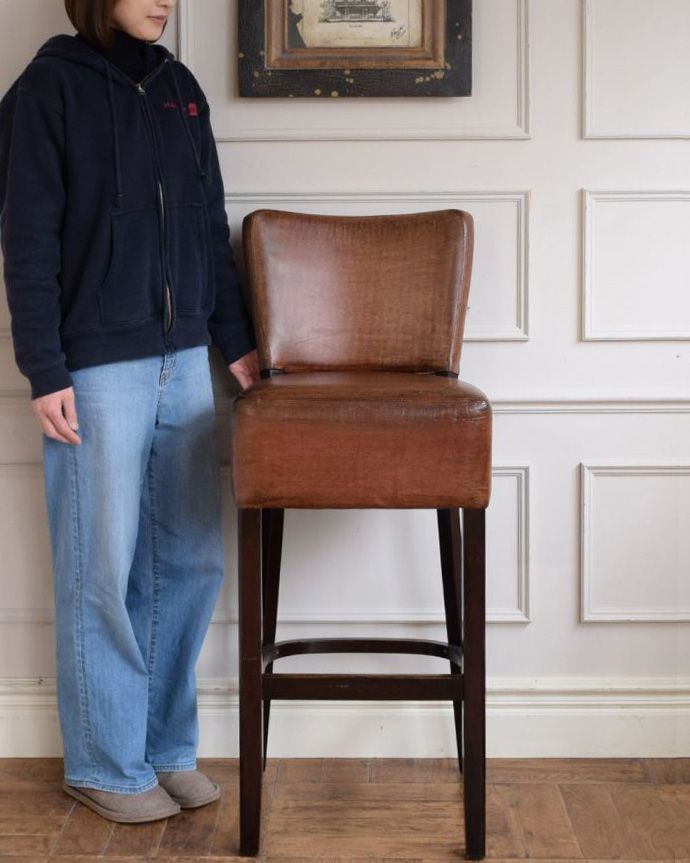 アンティークのハイスツール