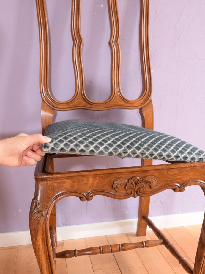 取り外しが出来る椅子の座面