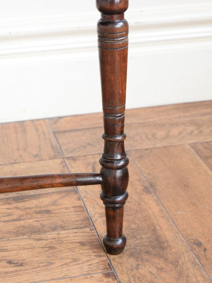 アンティーク椅子の脚