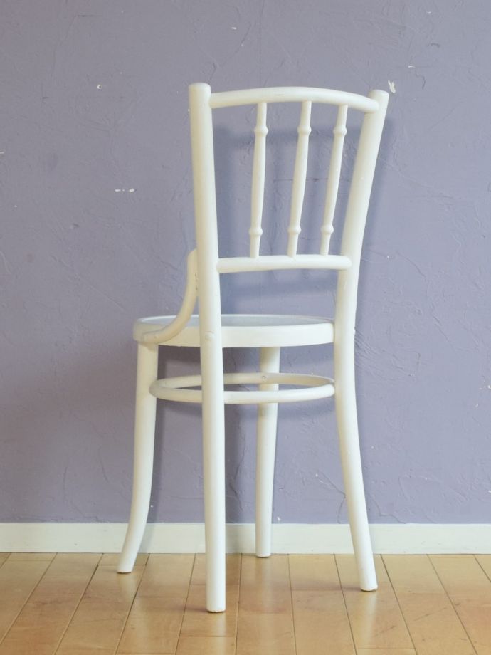 おしゃれな椅子、ベントウッドチェアの後ろ姿