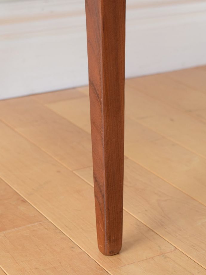 G-PLANの椅子の足