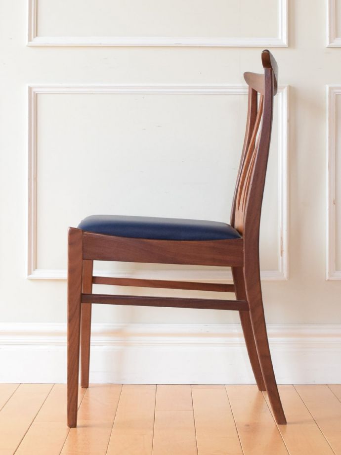 G-planの椅子の側面