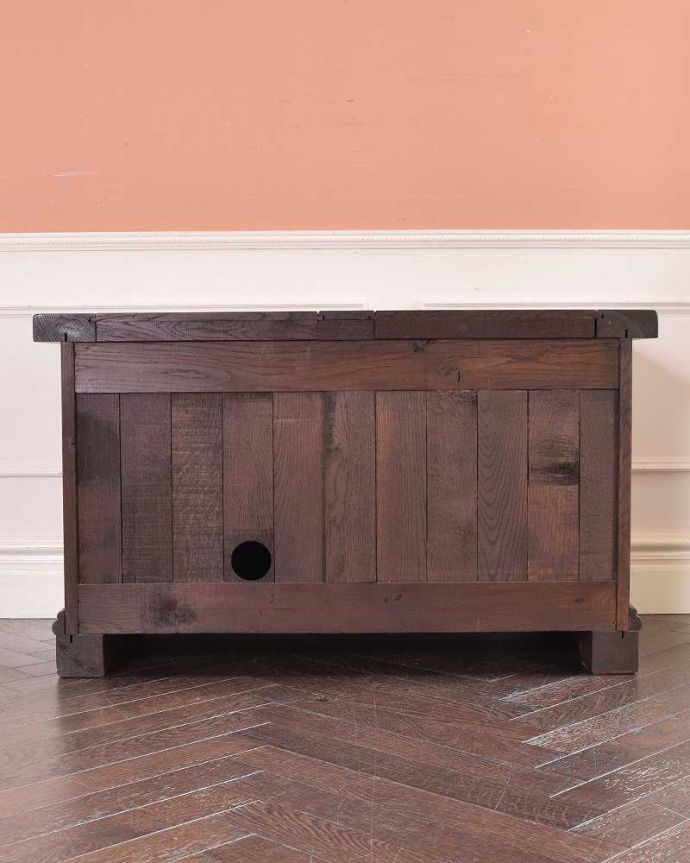 ブランケットボックス・収納ボックス　アンティーク家具　フランス輸入のアンティーク家具、おしゃれなブランケットボックス（ベンチ）。後ろ姿も見て下さい。(z-069-f)