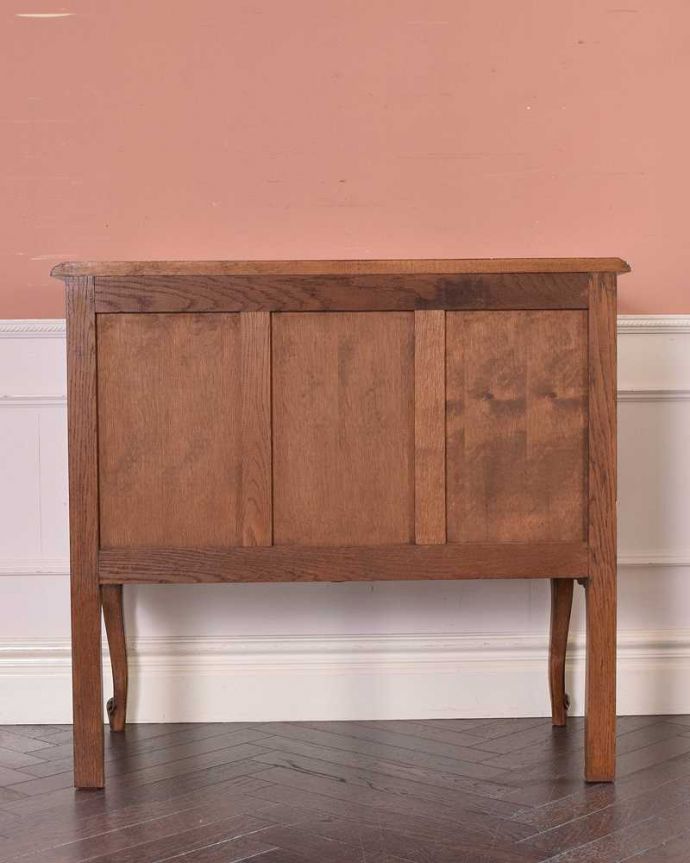 アンティークのチェスト アンティーク家具 フランスのエレガントなアンティーク家具、フラップ扉付のチェスト&シェルフ。修復したので後姿もキレイですアンティークは新品ではないので、もちろん経年変化によるキズはありますが、専門の職人が修復しています。(z-070-f)