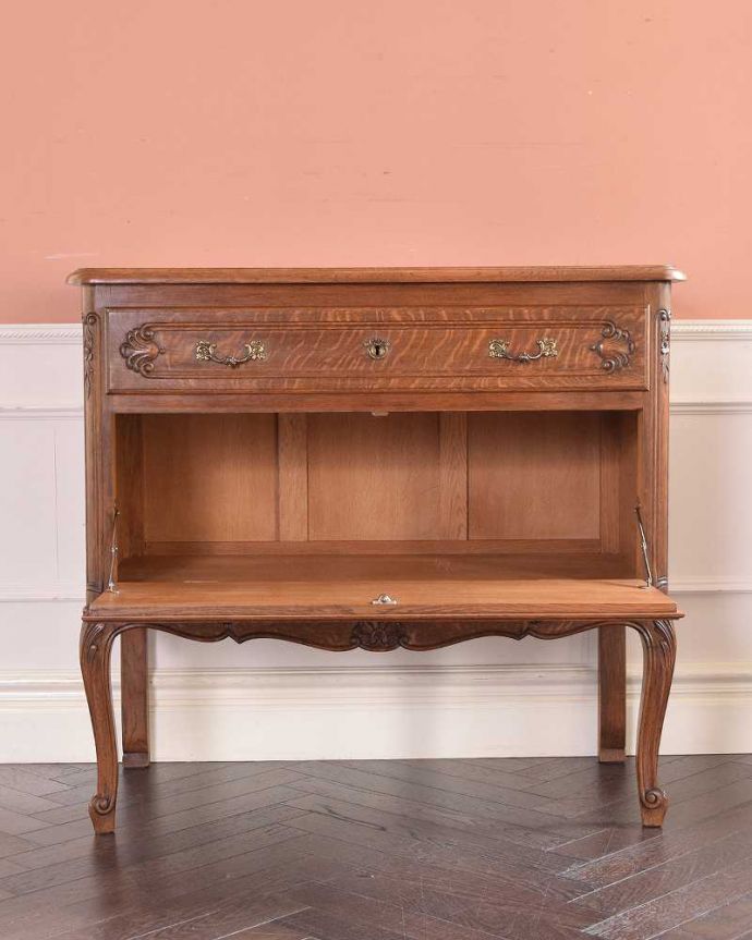 アンティークのチェスト アンティーク家具 フランスのエレガントなアンティーク家具、フラップ扉付のチェスト&シェルフ。なんと!下の段は・・・引き出しに見える2段目と3段目。(z-070-f)