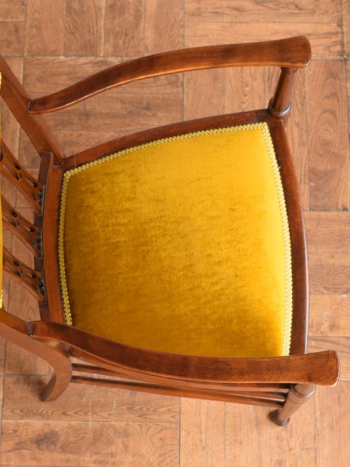 アンティークの椅子の座面