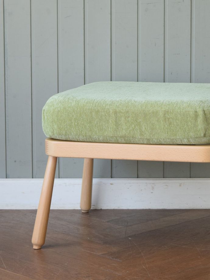 アーコール社のソファスツール、北欧スタイルのデザインがおしゃれな