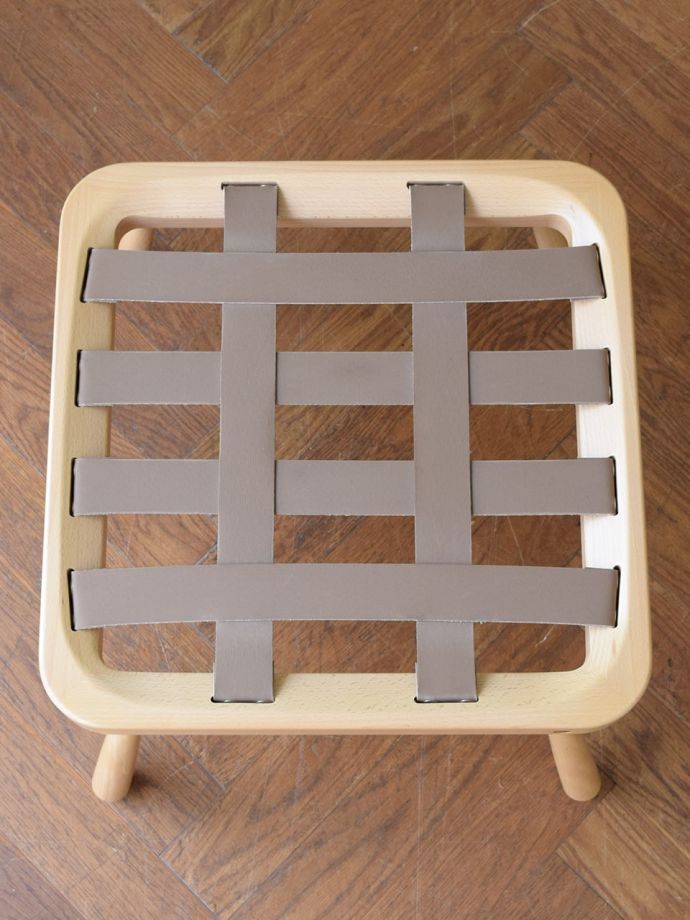 アーコール社のソファスツール、北欧スタイルのデザインがおしゃれな