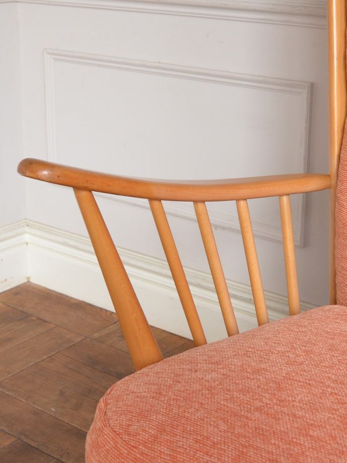 アンティークの椅子のアーム