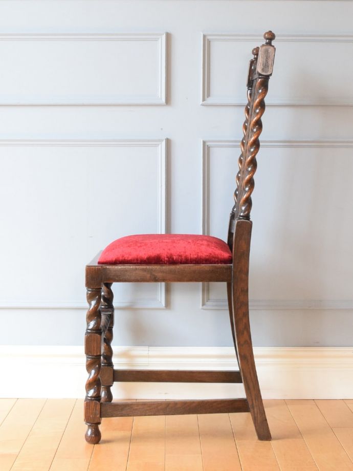 アンティークの椅子の側面