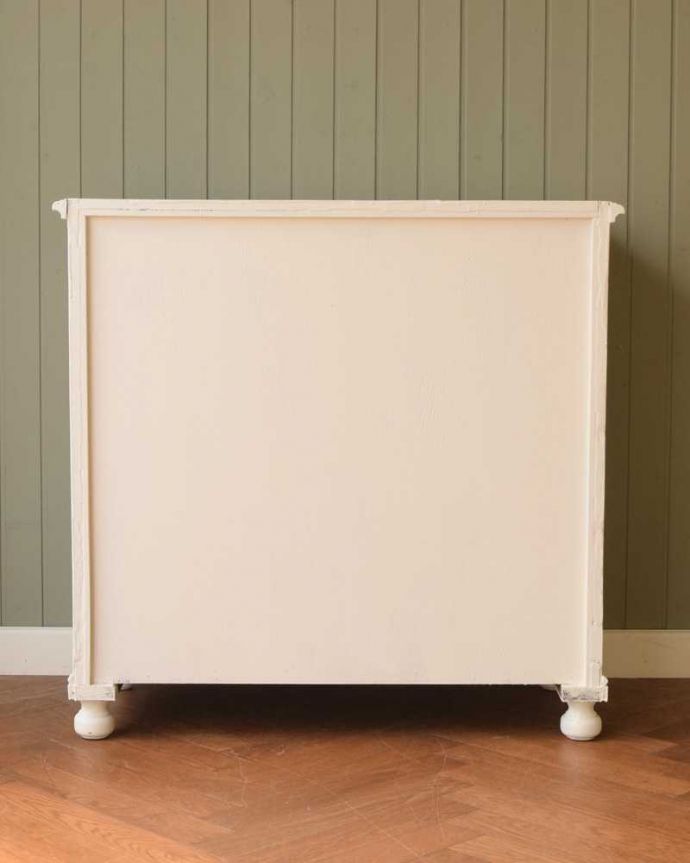 アンティークのキャビネット　アンティーク家具　アンティークのペイント家具、フランスの香り漂うホワイトのキャビネット（カウンター） 。後ろ姿も見て下さい。(z-080-f)