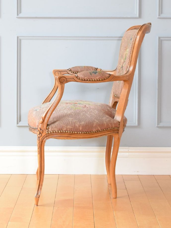 フランスの椅子の側面