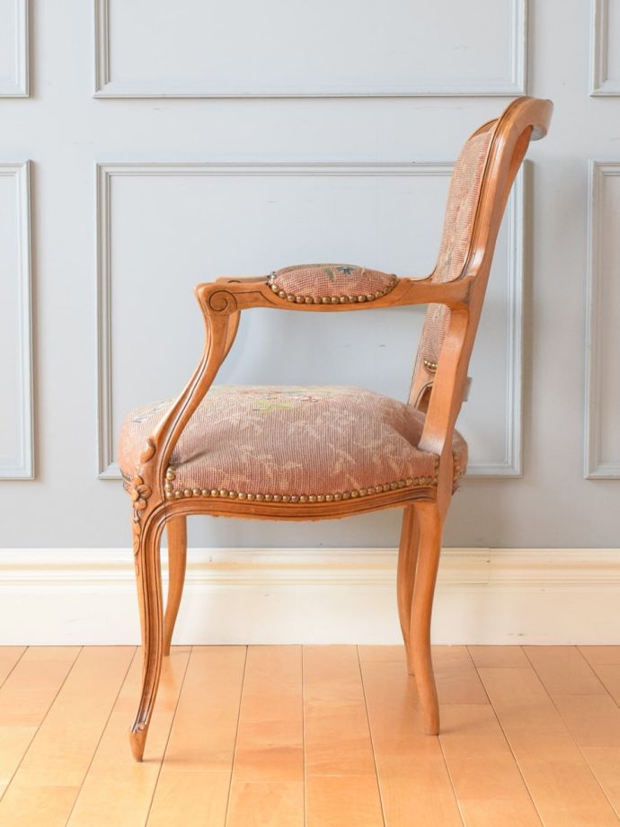 フランスの椅子の側面